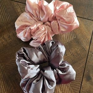 Kitsch Large silk scrunchies